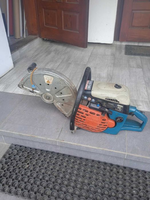 Przecinarka spalinowa Makita
DPC7311