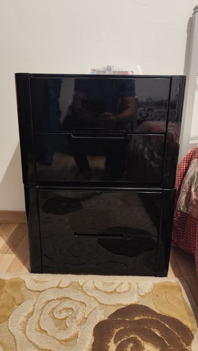 Cómoda e mesas de cabeceira