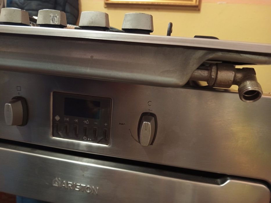 Продам електричну духовку