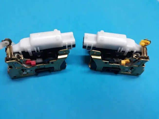 Fechadura fecho electrico Renault Kangoo  8200727508