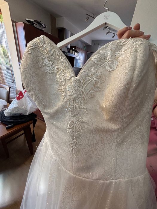 NOWA Suknia ślubna PLUS SIZE     szampańskie nitki