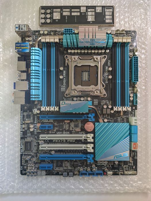 Материнська плата ASUS P9X79 PRO X79 LGA2011