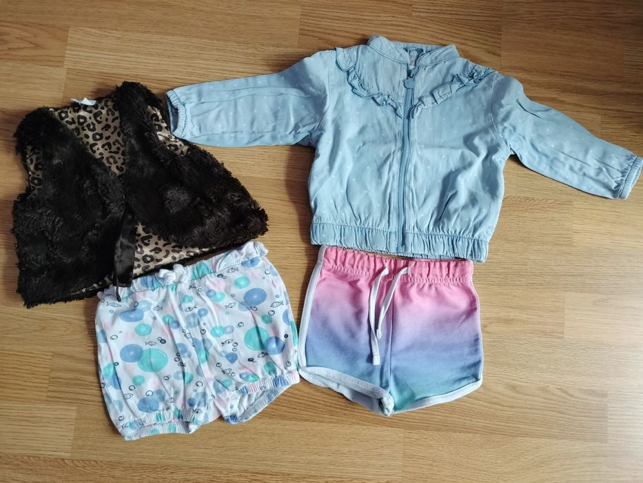 Zestaw ubranek dla dziewczynki w rozmiarze 80