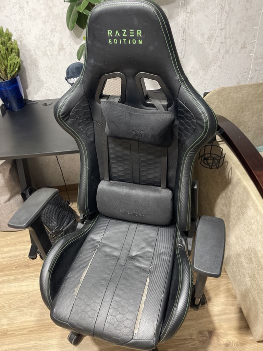 Игровое кресло Razer legend