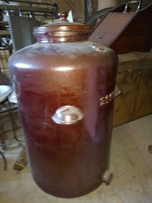 Beczka po starej winiarni