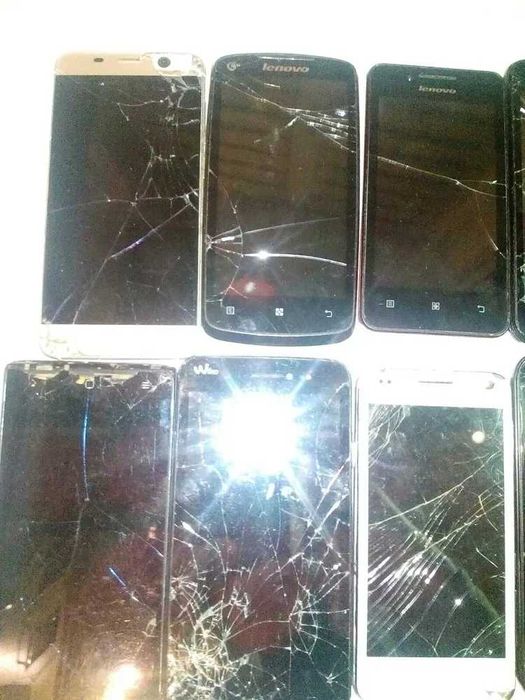 Продам сенсорні телефони на запчастини.