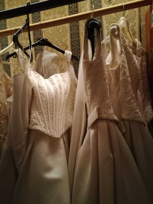 Vestidos de Noiva NOVOS, cerimónia, fatos e respetivos acessórios