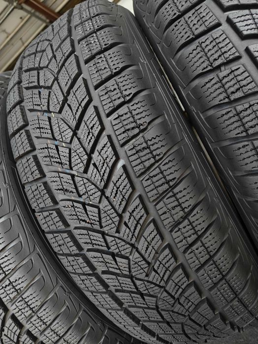 R17 225 60 зимові шини Goodyear Ultra Grip Ice SUV чудовий стан агресивні арктичні