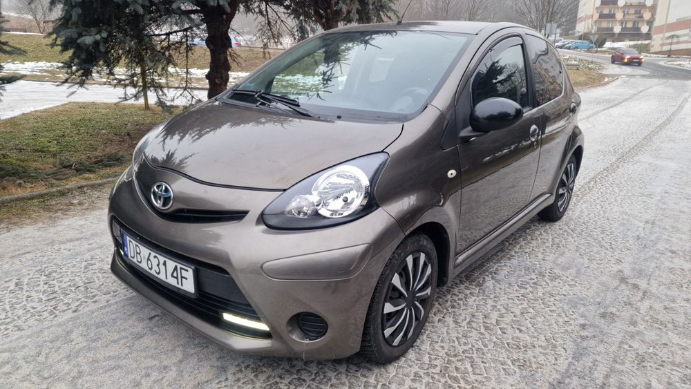 Toyota aygo 2013r lift 1.0 benzyna  204tys km 5d  wersja cinnamon