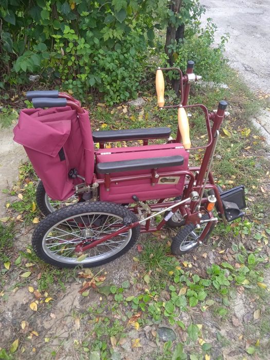 Инвалидное кресло