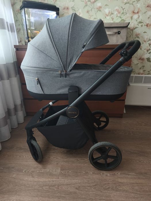 Продаю коляску Carrello Epica 2 в 1