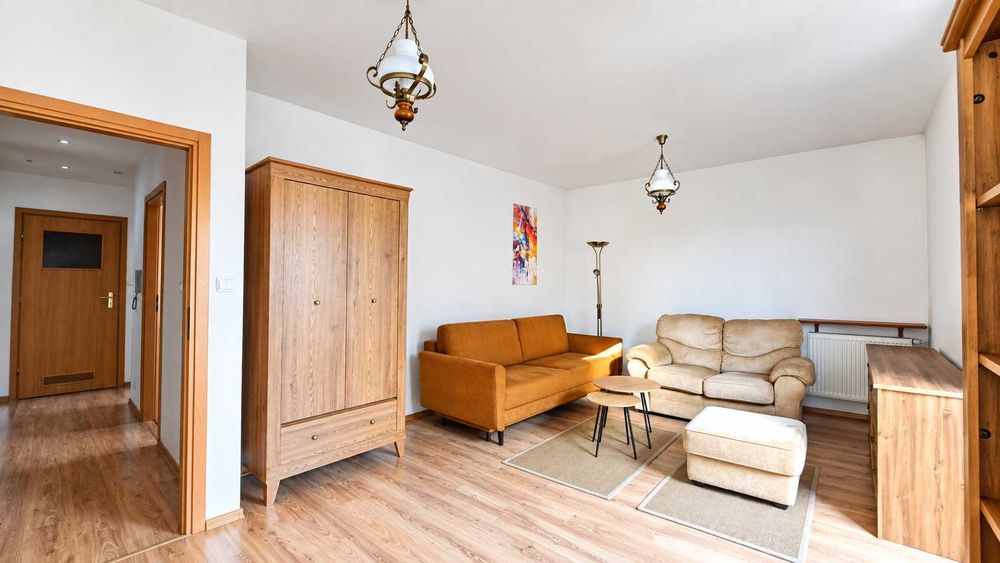 2 osobne pokoje z oddzielną kuchnią, balkon, winda!