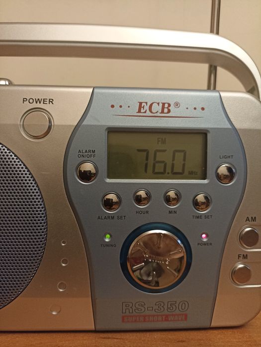 Радиобудильник, часы, FM-радио ESB