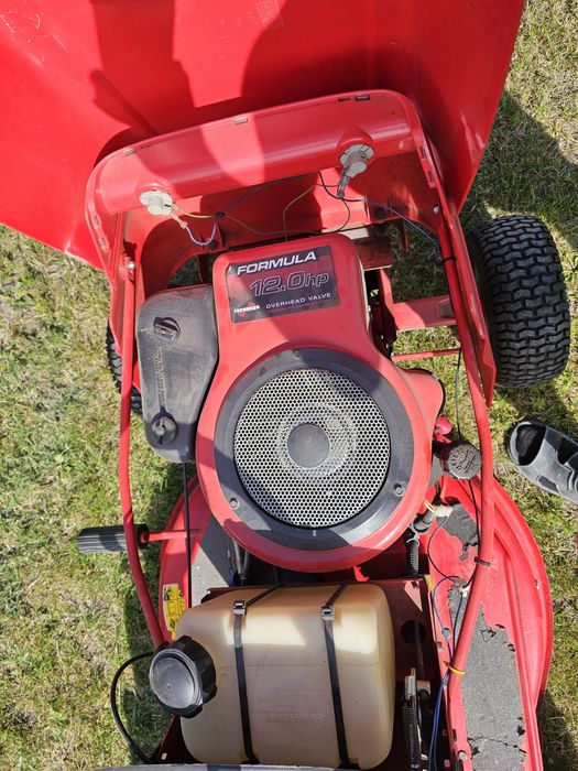 Traktorek do trawy Gutbrod