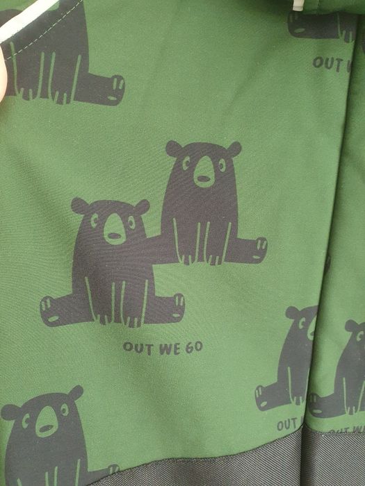 Out we go, Kombinezon Bobby’s Black Bear on Dark Green
