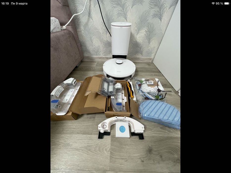 Робот-пылесос ECOVACS DEEBOT OZMO T9 PLUS (DLX13-54)