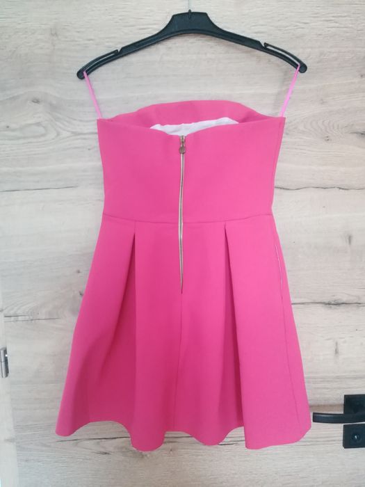 Elegancka różowa sukienka bez ramiączek A&A Collection rozmiar M