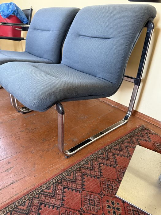 Крісла та столи для відпочинку