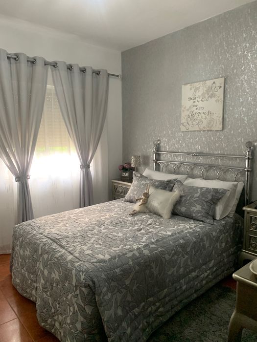 Quarto para alugar na Moita ( para senhora)