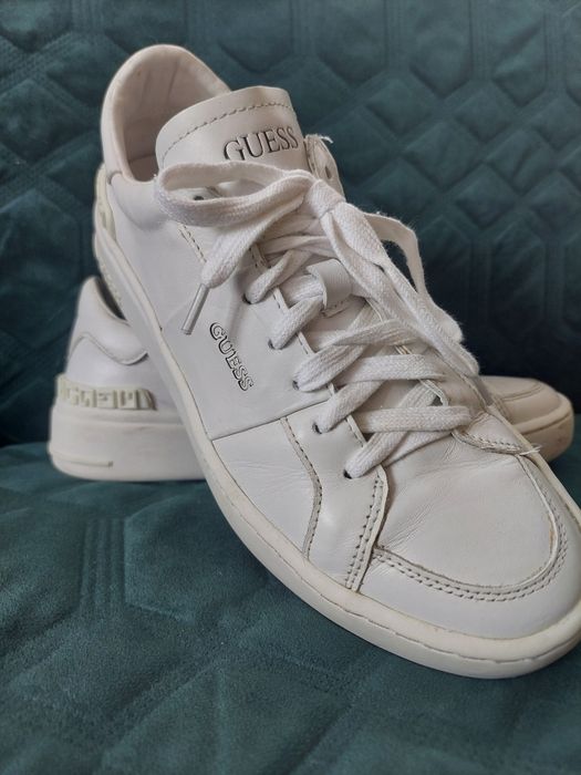 Skórzane trampki Guess rozm. 40
