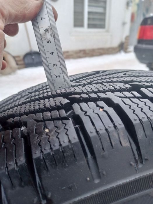 Продам зимові шини 205/65R16