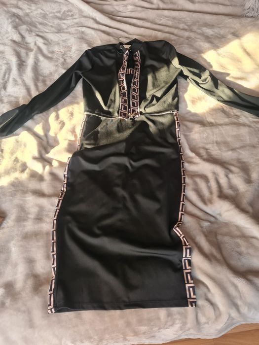 Czarna sukienka z bolerkiem