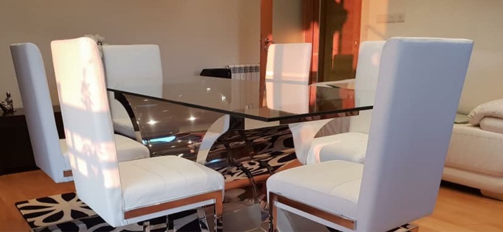 Vendo mesa de sala em inox + 6 cadeiras