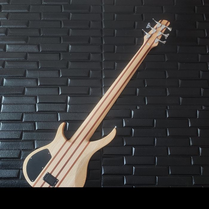 Шестиструнний бас Magna MH-6