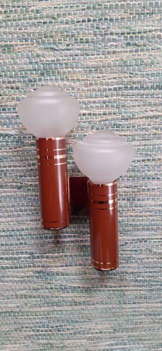 Aplique de parede com lâmpadas como novo