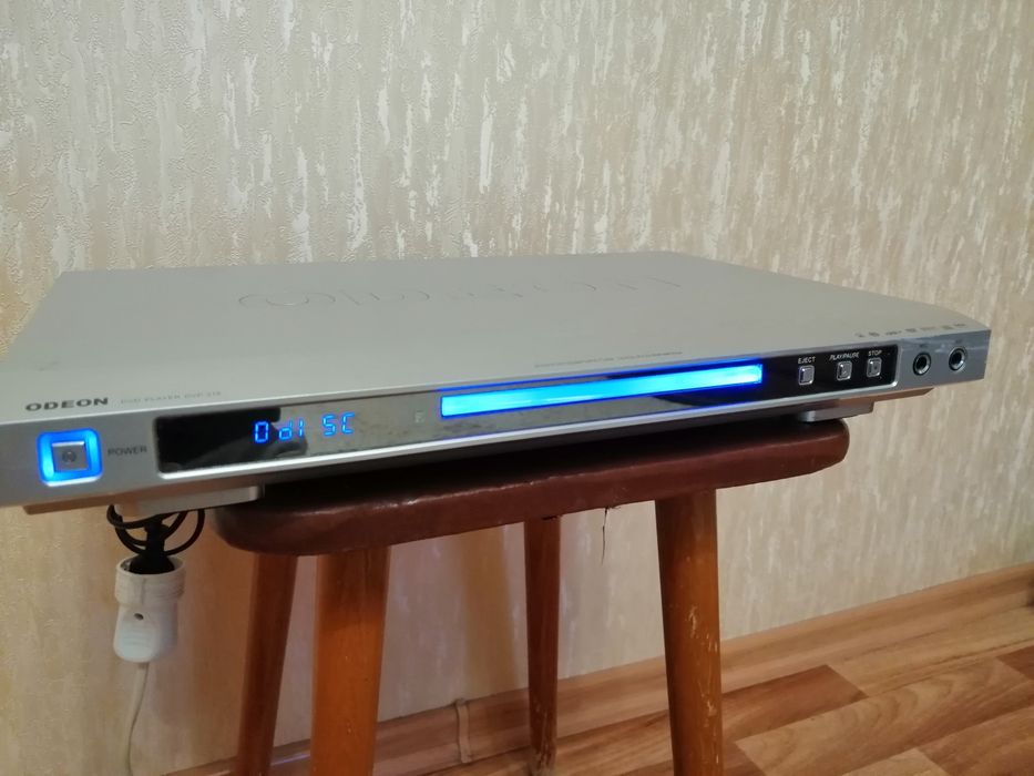 DVD проигрыватель ODEON.