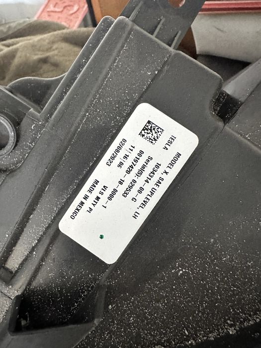 Фара Tesla X левая