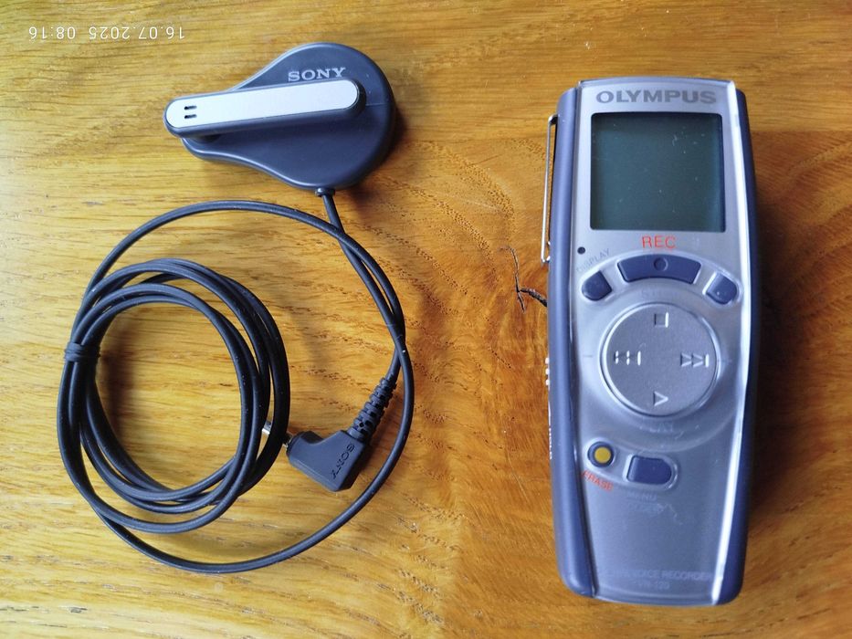 Dyktafon Olympus + dodatkowy mikrofon Sony