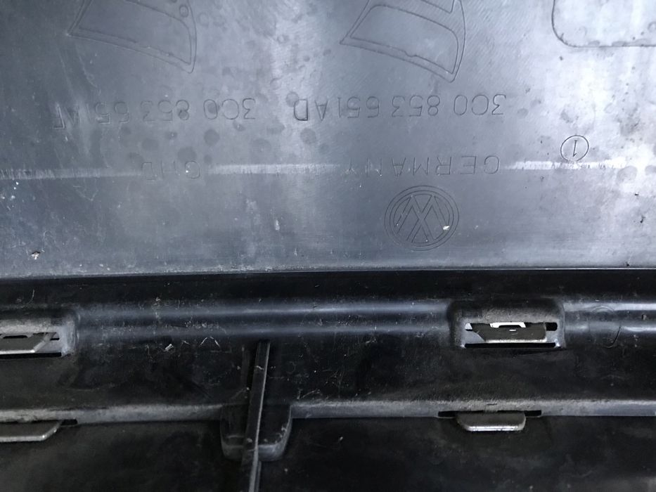 Решётка радиатора vw b6 оригинал