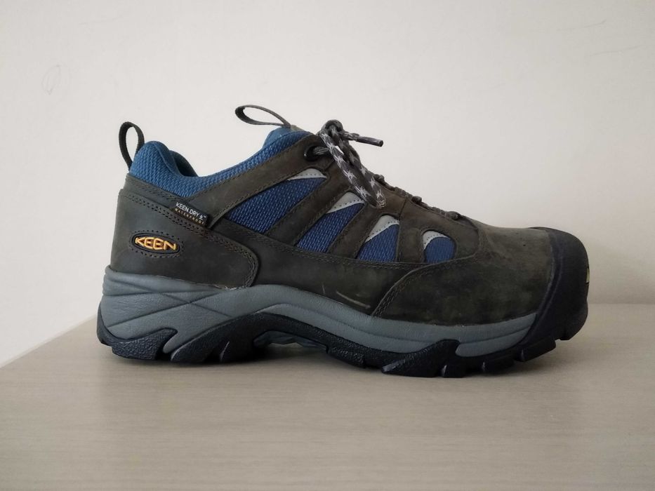 Keen. Подарую тільки правий чобіт