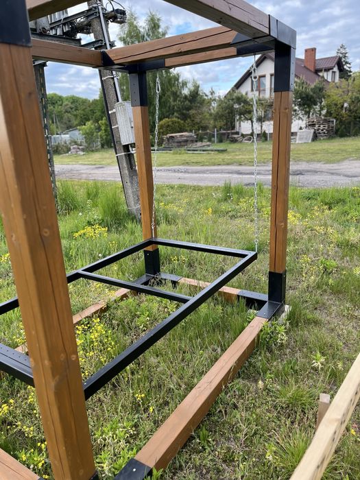 Wiszące łóżko ogrodowe