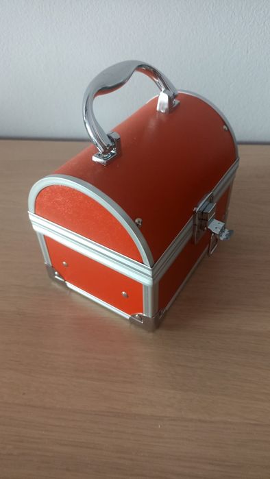 Baú  (guarda joias )