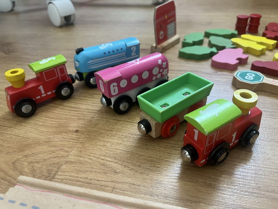 Drewniany pociąg, tory Caroussel
