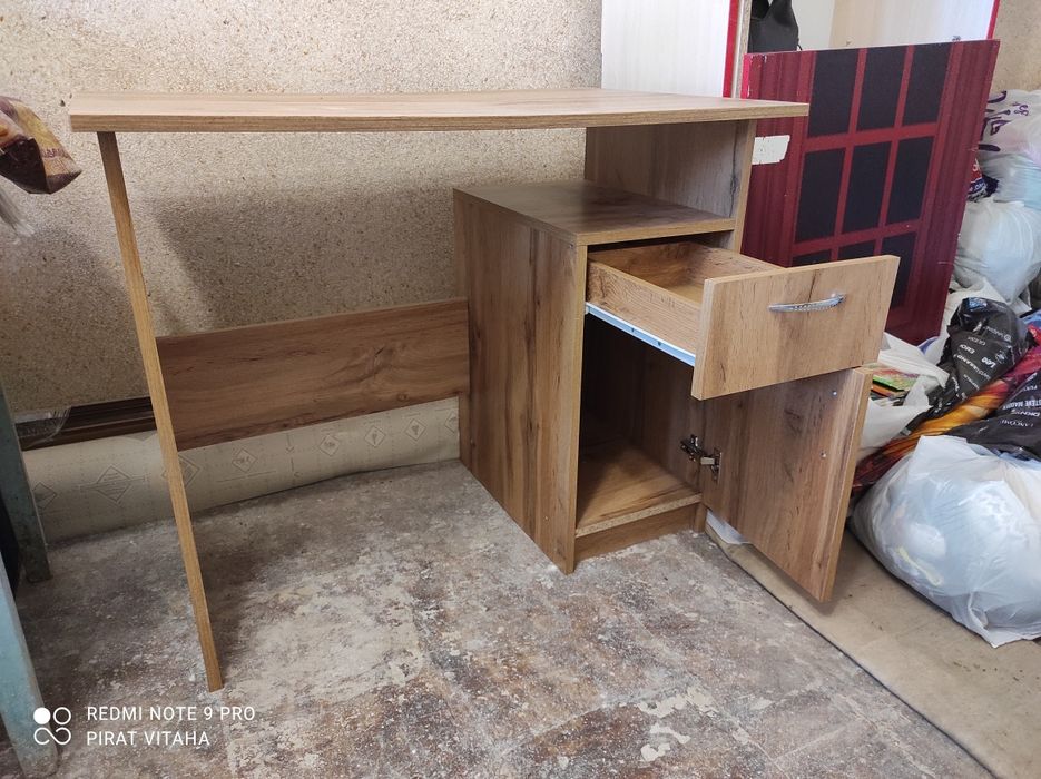 Письменный стол новый