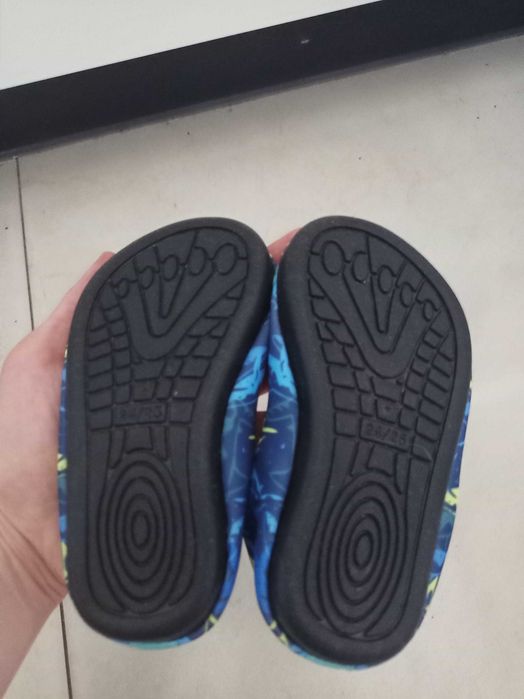Buty do wody nowe r. 24