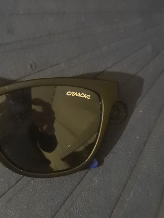 Vendo oculos Ferrari