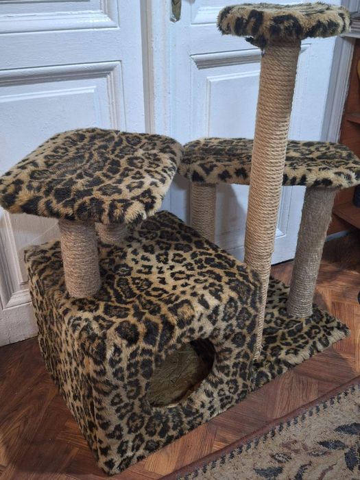 Великий будинок для котика.