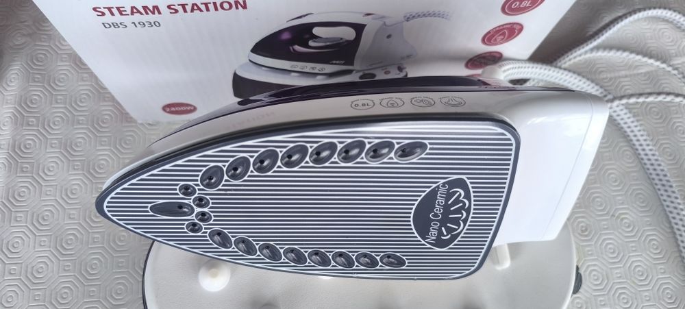 O Ferro com Caldeira MEI DBS 1930 (2400W)