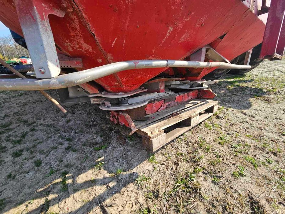 Розкидач добрив Kuhn Axis 30.1K