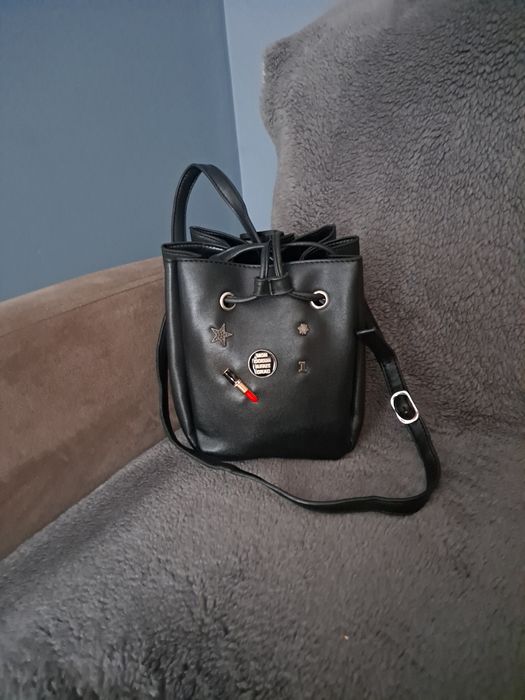 Czarna mini torebka szminka Hous Accessoris