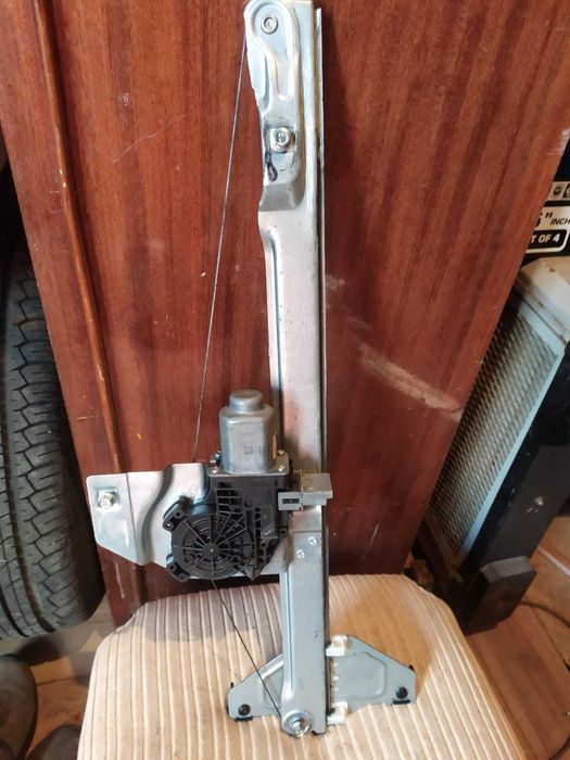 Продам Карта  левой передней двери пежо партнер ситроен берлинго 2015