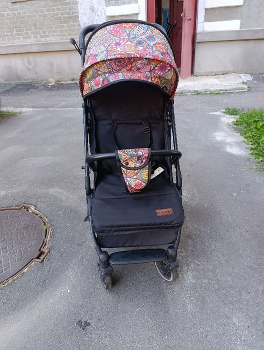 Прогулянкова коляска
