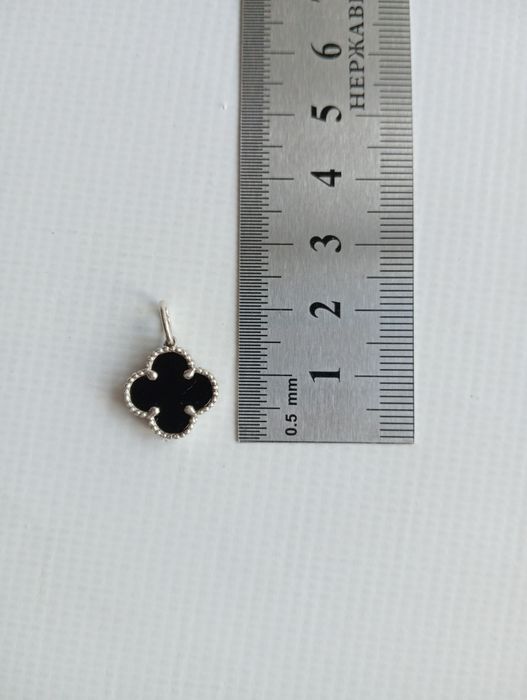 Кулон срібний Конюшина з чорним оніксом