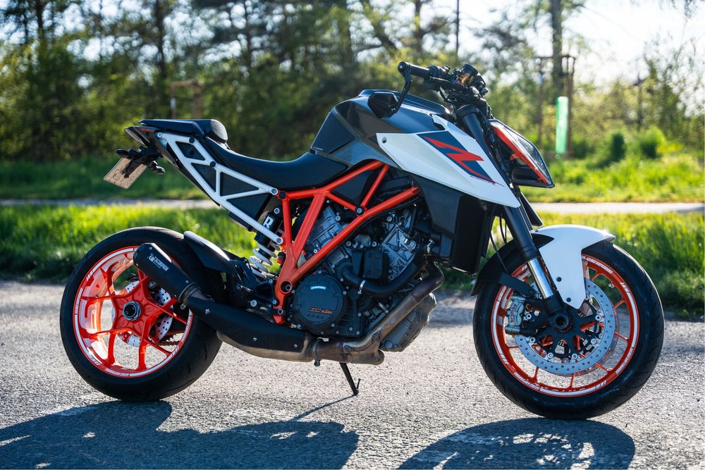 KTM 1290 Super Duke R 2017 | Tech Pack | Scorpion