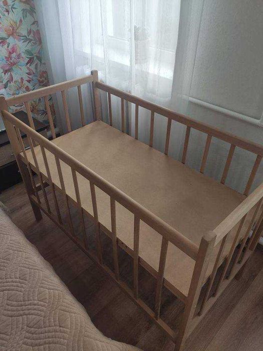 Продам дитяче ліжко з матрацом