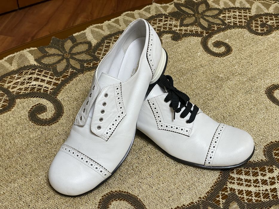 Туфлі жіночі Lino Marini білі шкіряні розмір 40